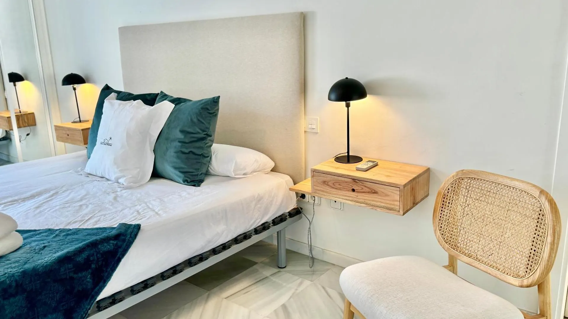 Apartment Seaside Oasis With Mountain Views - Eaw Homes Marbella