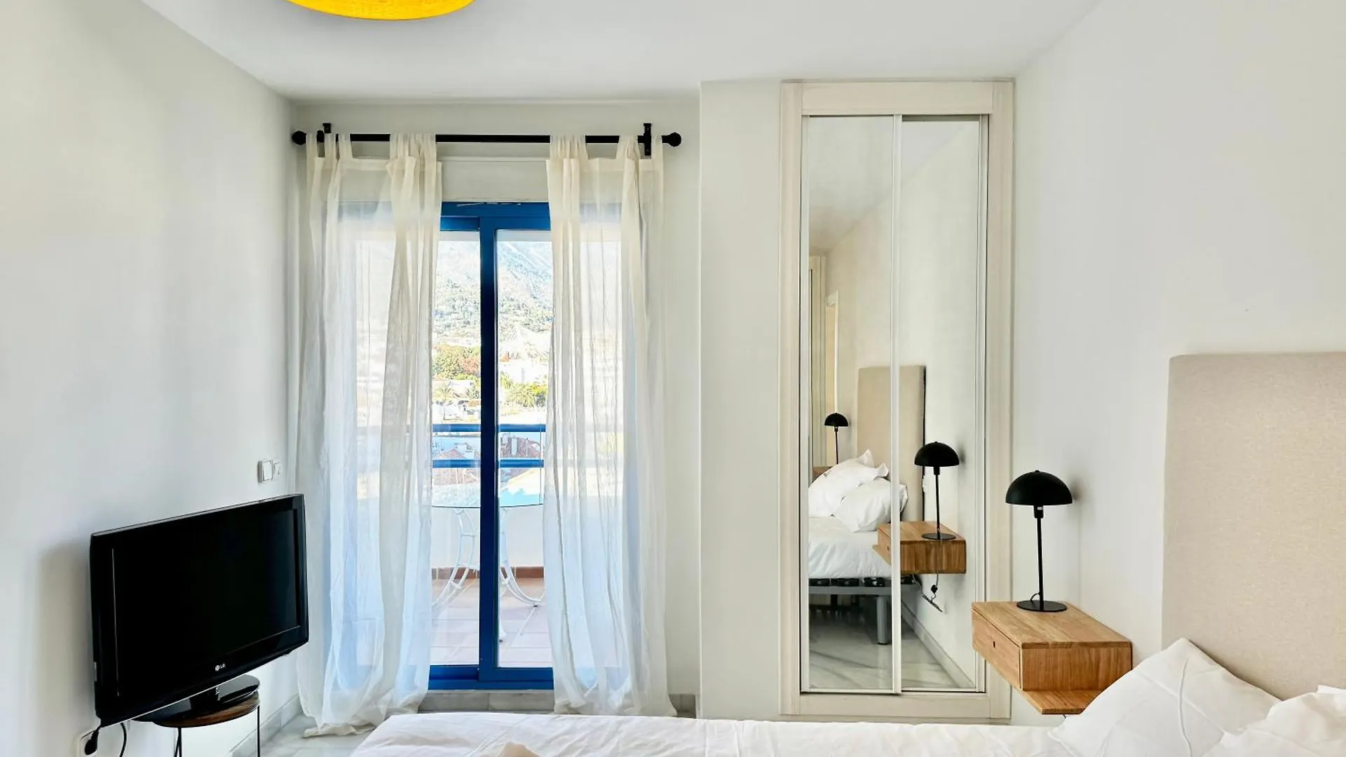 Seaside Oasis With Mountain Views - Eaw Homes Marbella Apartment