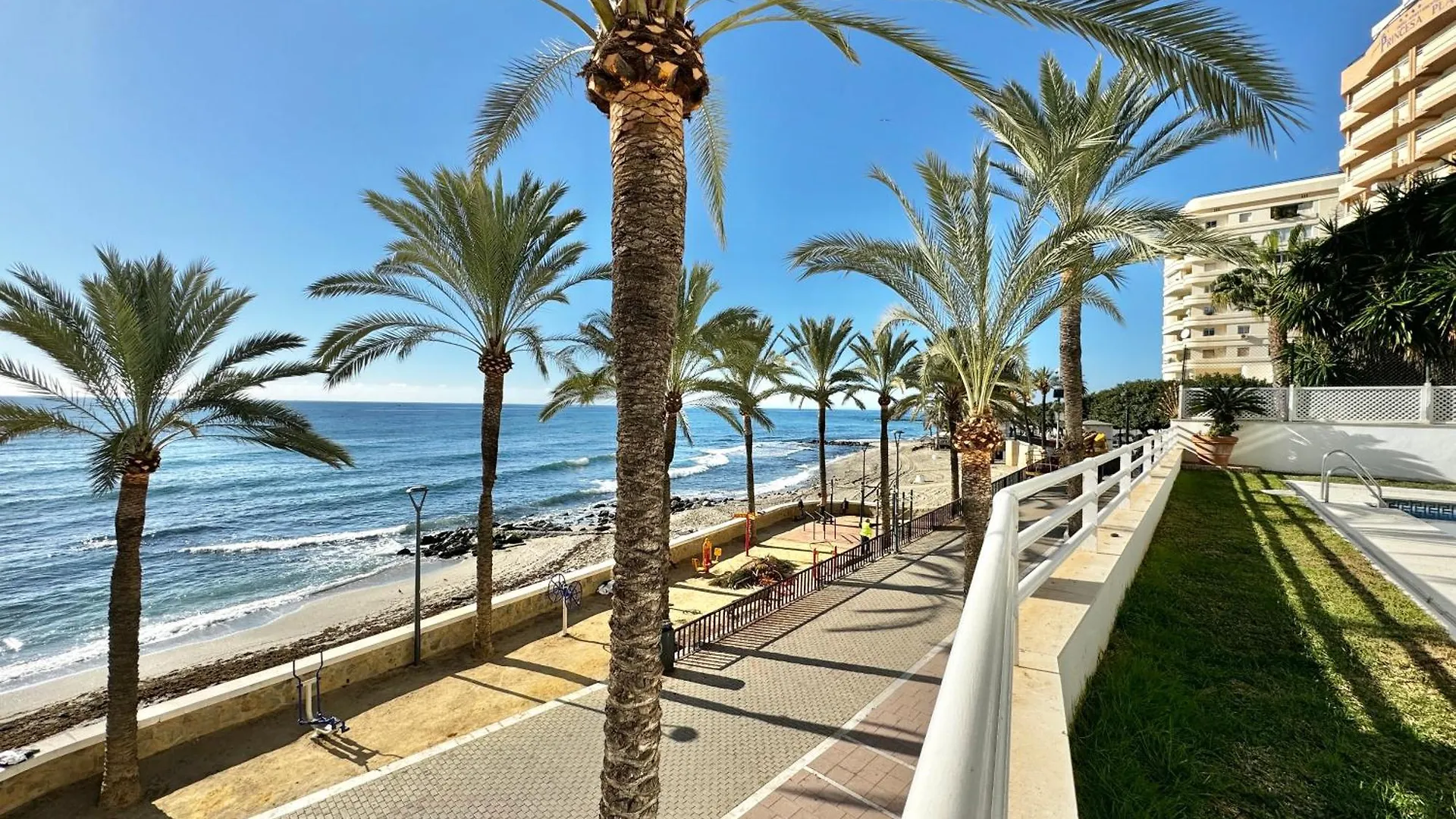 Seaside Oasis With Mountain Views - Eaw Homes Marbella Apartment